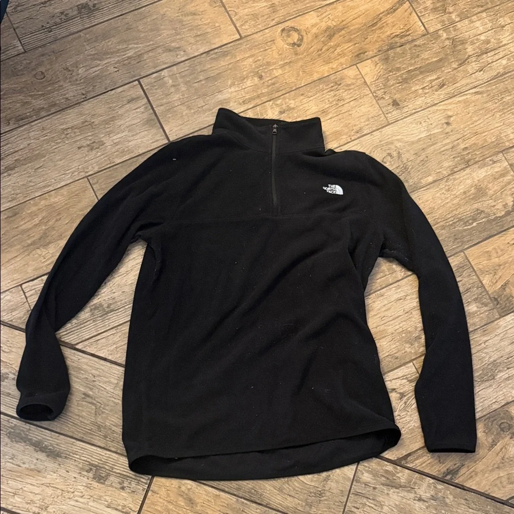 Quarter zip - Picture 1 of 4